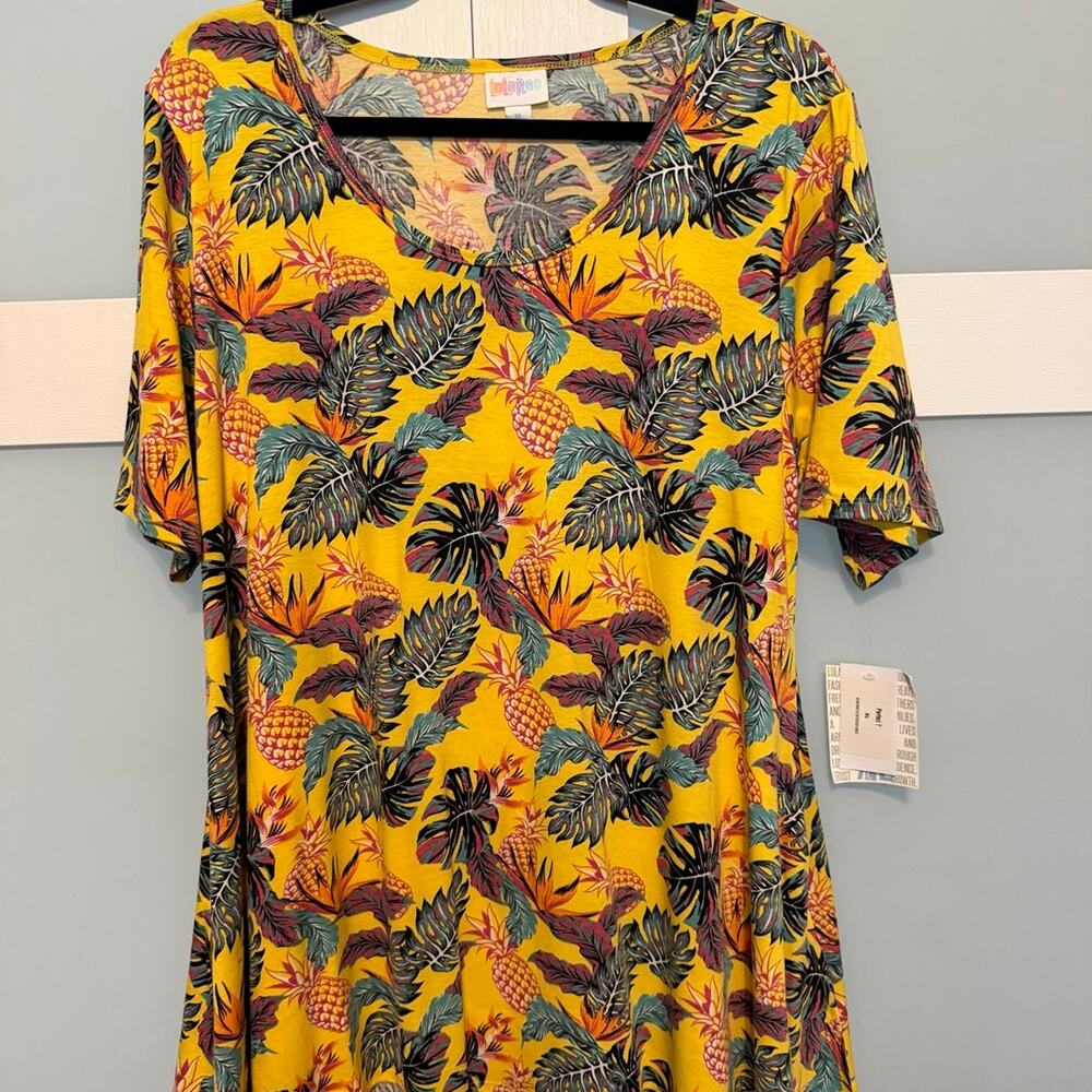 LuLaRoe Perfect T XL NWT Yellow Tropical Pineapple Leaf Print Short Sleeve Top